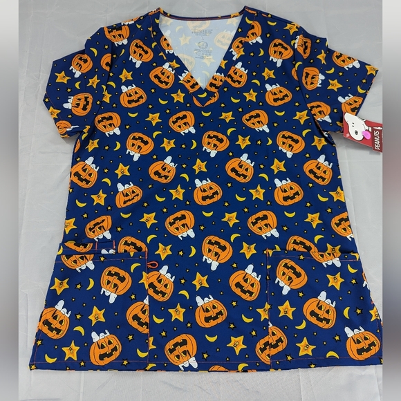 Peanuts Other - NWT PEANUTS HALLOWEEN SNOOPY WOMENS SCRUB TOP Shirt Great Pumpkin Size Medium
